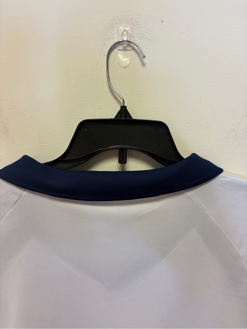 Xersion Men’s White Short Sleeve Athletic Shirt with Black Panels - Picture 3 of 9
